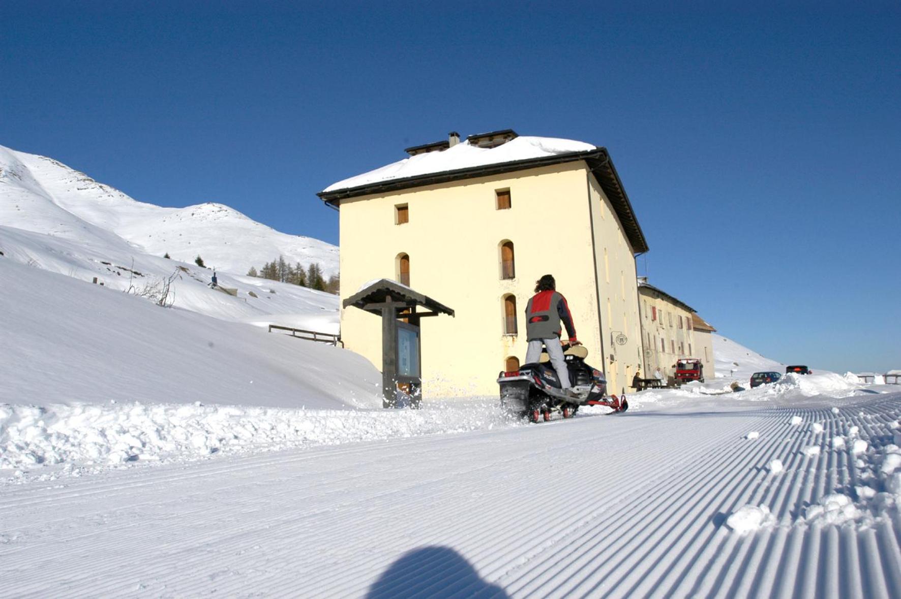 Hotel Dimora Storica La Mirandola Пассо-дель-Тонале Экстерьер фото