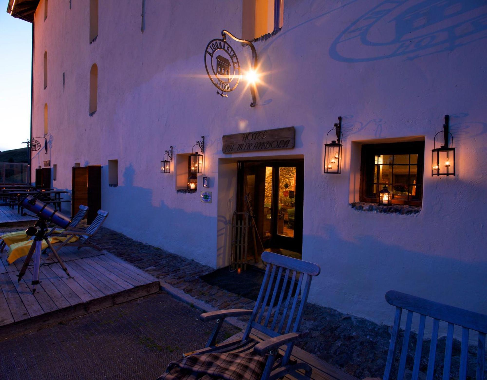 Hotel Dimora Storica La Mirandola Пассо-дель-Тонале Экстерьер фото