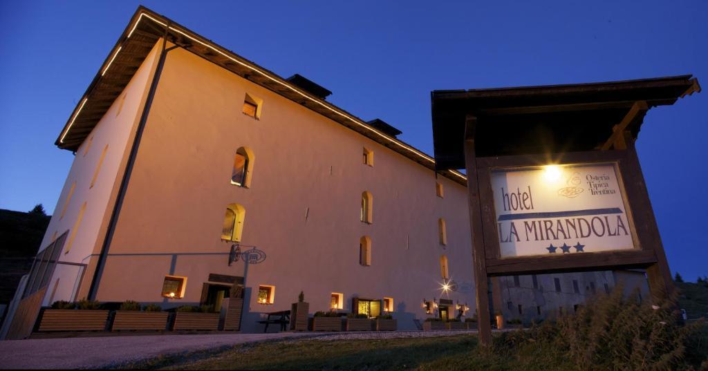Hotel Dimora Storica La Mirandola Пассо-дель-Тонале Экстерьер фото